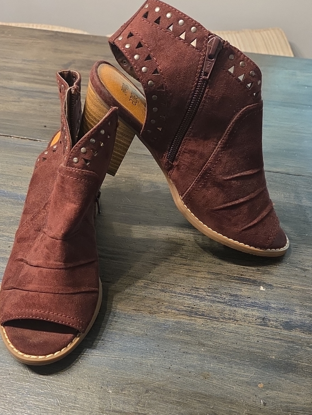 Women’s Open Toe Suede Ankle Booties - Burgundy